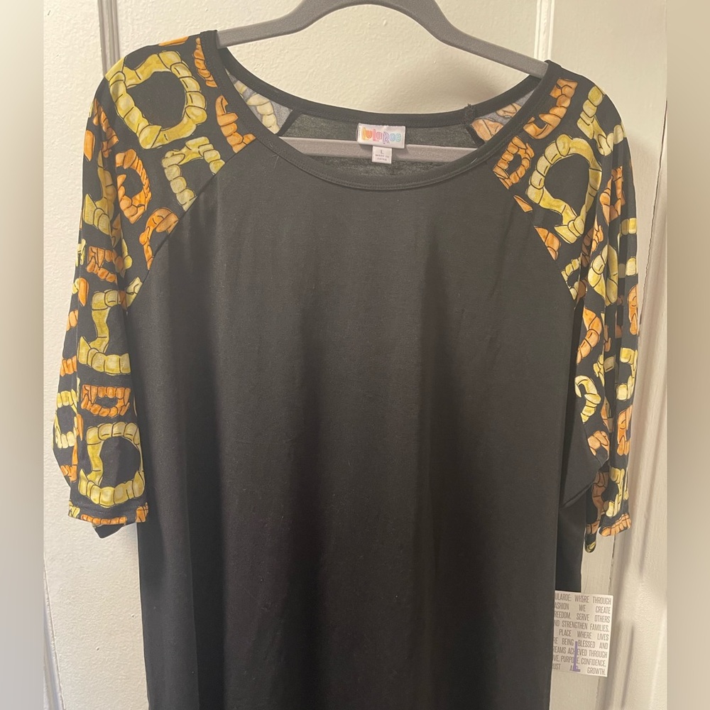 Nwt Lularoe Halloween vampire fang sleeve black irma shirt size large